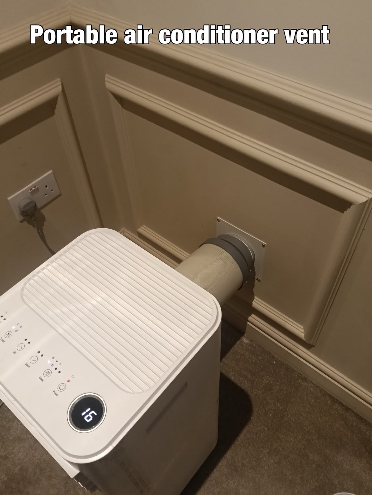 Wall vent fitted for a portable air conditioning unit